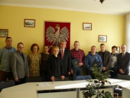 Podpisanie umowy na remony szkół 2.JPG