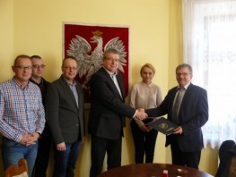 Podpisanie umowy na remont Osiedle Witosa.JPG