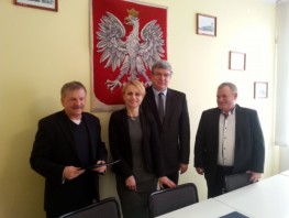 Podpisanie umowy na remont drogi w Konopkach.jpg